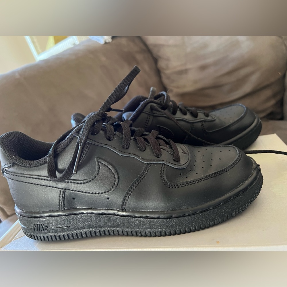 Air Force 1 Af1 all black low size 2.5Y boys